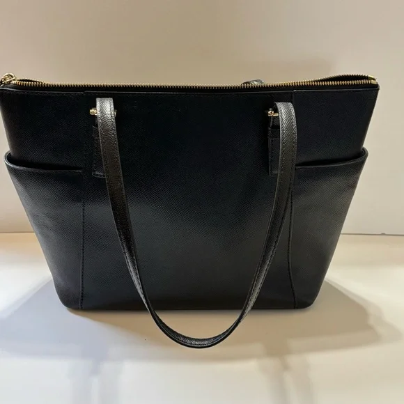 Michael Kors Elegant Black Tote - Picture 4 of 14